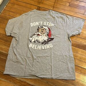 Holiday Time Gray Santa T-shirt “Don’t Stop Believin” Size 2XL